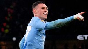 Phil Foden fires Man City to victory with superb hat-trick against Aston Villa