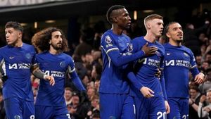 Cole Palmer's hat-trick stuns Manchester United