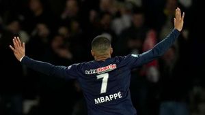 Kylian Mbappe fires PSG into Coupe de France final
