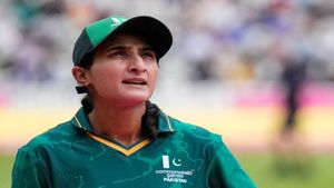 Pakistan Women Cricket Captain Bismah Maroof, Ghulam Fatima involved in Car Accident, currently under PCB observation