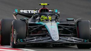 Lewis Hamilton to start Chinese Grand Prix in 18th after poor qualifying showing