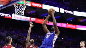 NBA: Embiid leads 76ers to 7th seed; White scores career-high 42 in Bulls' rout