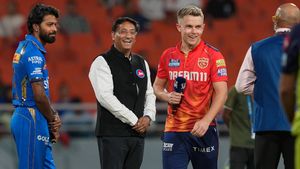 Why camera zoomed in on IPL 2024 coin toss after Sam Curran flipped it in front of Hardik Pandya in Mullanpur?