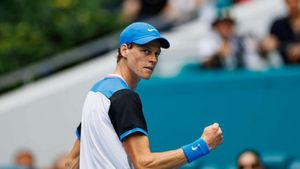 Jannik Sinner triumphs at third attempt in Miami Open final