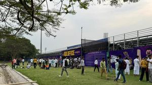 IPL 2024: KKR vs LSG Match Tickets Blacking 50 Metres away from Ticket Counter in Kolkata
