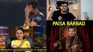 KKR vs DC Memes: Mitchell Starc Continues To Be Butt Of All Jokes After Another Poor Outing