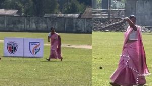 Woman wearing Saree coaches her Son in AIFF's Blue Cubs League, Twitter says she is better than Igor Stimac!