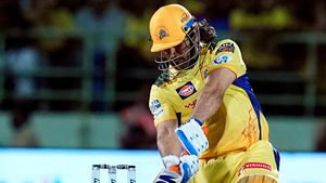 MS Dhoni Mania in Vizag: CSK Stalwart's Heroics Win Hearts Despite Delhi Capitals' Triumph in IPL 2024