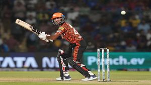 DC vs SRH, IPL 2024: Former India Coach John Wright Trolls RCB after Shahbaz Ahmed knock