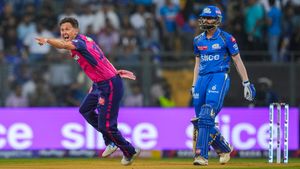 MI vs RR IPL 2024: Trent Boult Shocks MI Top Order with 3 Wickets in Four Balls