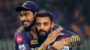 KKR vs DC, IPL 2024: Kolkata Outclasses Delhi with Superb Bowling and Explosive Batting