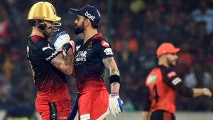 RCB vs SRH IPL 2024: M Chinnaswamy Stadium Pitch Report, Bengaluru Weather Forecast & Live Streaming Info