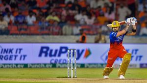 SRH vs RCB: 'Statpadder' Virat Kohli faces Fans Wrath after 118.3 Strike Rate