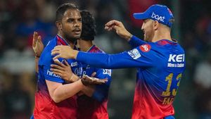 RCB vs LSG, IPL 2024: Twitter All Praises of Yash Dayal as RCB Fans Call Him 'A Treasure'
