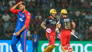 RCB vs DC IPL 2024: M Chinnaswamy Stadium Pitch Report, Bengaluru Weather Forecast & Live Streaming Info