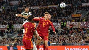 Roma 1-1 Juventus: Juve miss chance to close gap to second after draw with Roma
