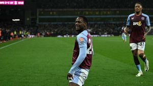 Aston Villa 3-3 Liverpool: Duran's dramatic late double edges Villa towards Champions League spot