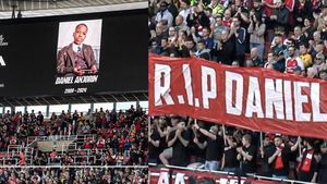 Arsenal vs Bournemouth: Daniel Anjorin - The Reason Why Emirates Stadium clapped in 14th Minute