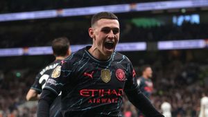 Manchester City star Phil Foden scoops Premier League Player of the Year award