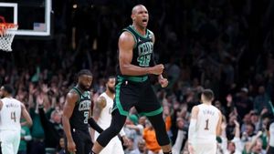NBA: Celtics advance to third straight Eastern Conference finals, Mavs take 3-2 lead