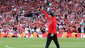 Klopp calls on Liverpool supporters to believe after Anfield farewell