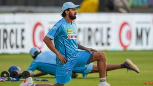 Why RCB want KL Rahul in next IPL Season? How can they get the LSG Captain?