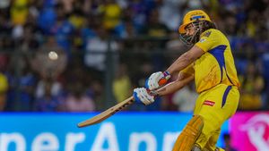 IPL 2024: Chennai Super Kings Batting Coach Mike Hussey Optimistic About MS Dhoni's Continued Presence for Two More Years