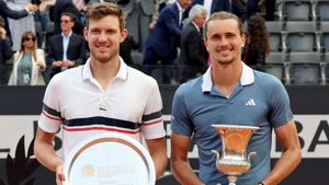 Alexander Zverev sees off Nicolas Jarry to claim second Italian Open crown