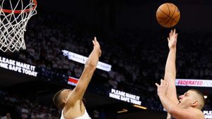 NBA: Nuggets, Pacers win to even series