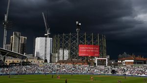 Pakistan vs England Live Weather Update, 4th T20I: Match Resumes After Short Rain Delay