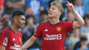 Brighton 0-2 Manchester United: Ten Hag's men need FA Cup win to reach Europe