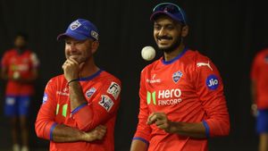RCB vs DC: Ricky Ponting unveils Delhi's stand-in captain after Rishabh Pant ban in style - 'He is ready'