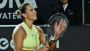 Sabalenka defeats Collins to set up Swiatek rematch