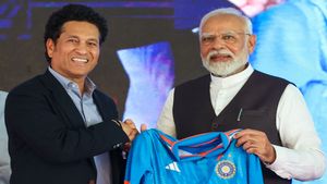 India Cricket Team: PM Narendra Modi, Amit Shah, MS Dhoni among BCCI Applicants for India Coaching Role!