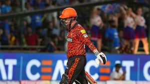 SRH vs RR, IPL 2024: Twitter bashes Umpire as Travis Head Not Given Stump Out despite Clear Evidence