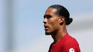 Virgil van Dijk welcomes Arne Slot arrival as Liverpool captain commits to Reds future