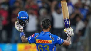Who Won Yesterday's IPL Match 55? MI vs SRH, IPL 2024 on May 6: Suryakumar Yadav's Unbeaten Ton Grabs Limelight