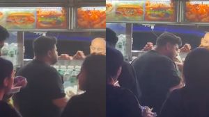 Pakistan Fans Continue To Bully Azam Khan on Social Media After Video at New York Food Stall Goes Viral