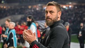Danielle De Rossi pens new Roma contract