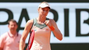 Elena Rybakina eases past Elina Svitolina to reach French Open quarter-finals