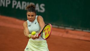 French Open 2024: Jasmine Paolini reaches semifinals by beating Elena Rybakina