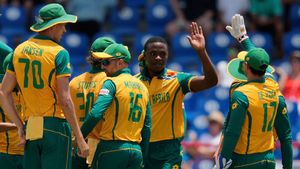 ENG vs SA: Barmy Army, Graeme Smith, AB de Villiers, Harsha Bhogle react as South Africa beat England in thriller