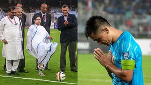 Mamata Banerjee bestows Sunil Chhetri with Special Chain made of 19 Guineas after Farewell