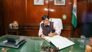 Mansukh Mandaviya takes charge of Sports Ministry