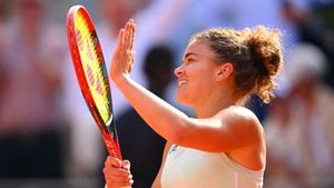 Paolini sets up Swiatek meeting in maiden grand slam final