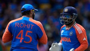 'Sorry Bhaiya Logo Ko' - Rishabh Pant apologizes while sharing video of Rohit Sharma, MS Dhoni and Virat Kohli dancing in 'Barso Re'