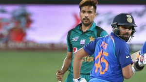 IND vs PAK: Yuvraj Singh eagerly waiting for Rohit Sharma vs Mohammad Amir face-off in New York