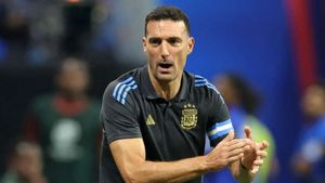 Scaloni and Martinez hit out at Atlanta pitch after Argentina win Copa America opener