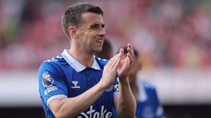 Seamus Coleman 'honoured' after signing contract extension with Everton