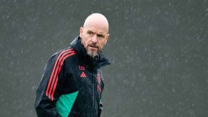 Erik Ten Hag set to stay at Manchester United after exit speculation ends